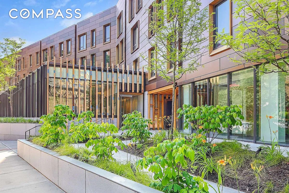 #16 photo, 90 Furman Street, Brooklyn Heights , NY 11201