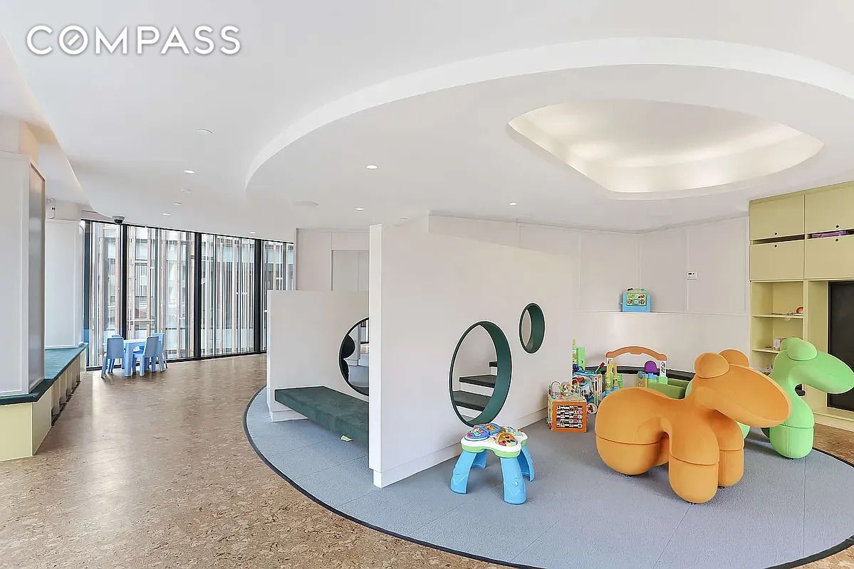 #18 photo, 90 Furman Street, Brooklyn Heights , NY 11201