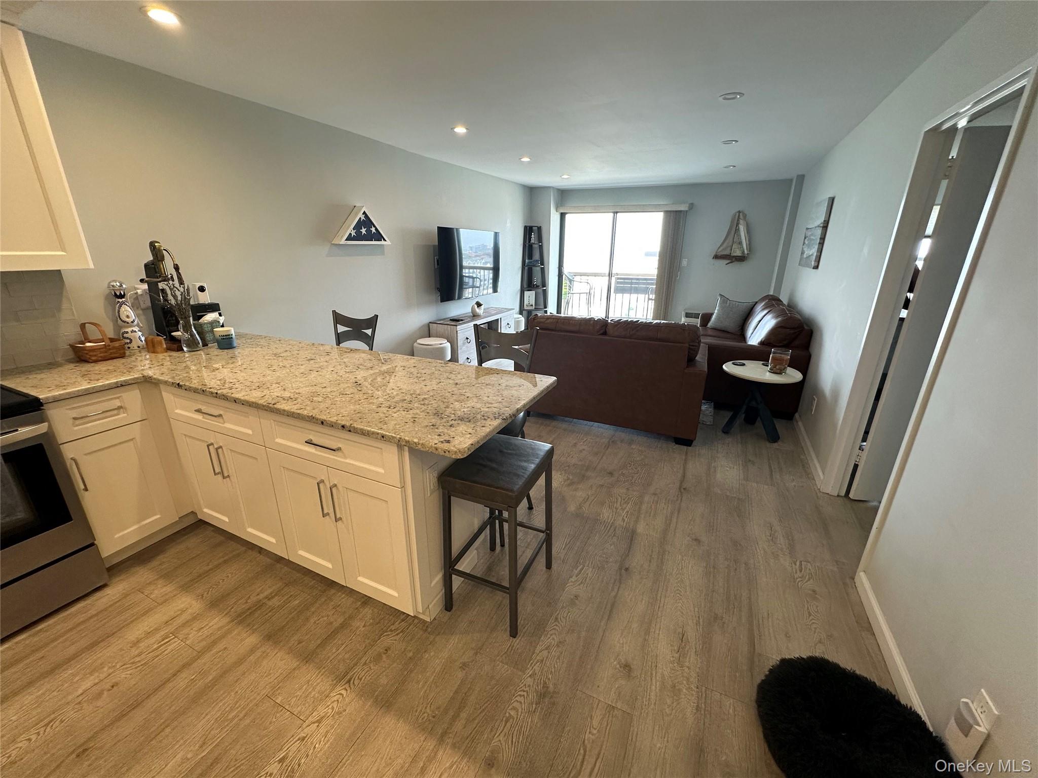 #13 photo, 360 Shore Road, नासाउ काउंटी Long Beach , NY 11561