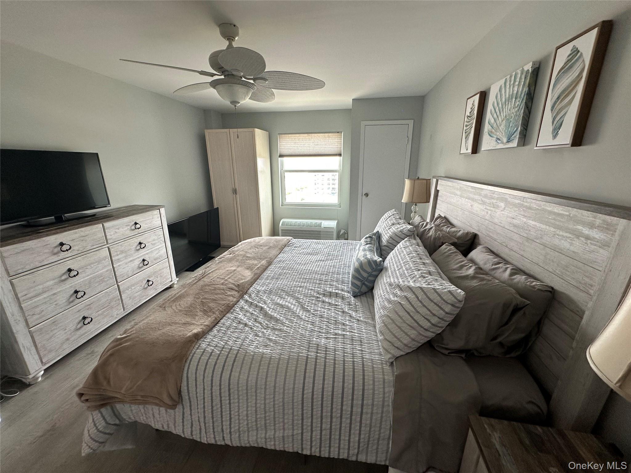 #5 photo, 360 Shore Road, नासाउ काउंटी Long Beach , NY 11561