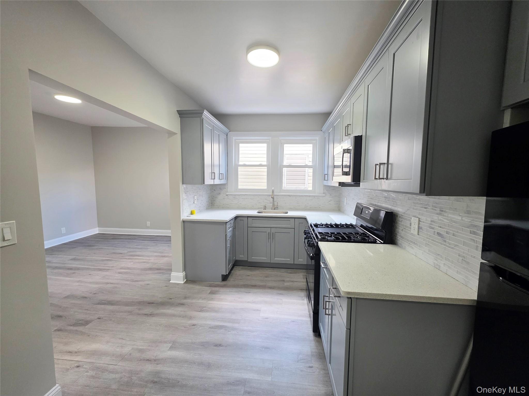 #2 photo, 147 Jericho Turnpike, Mineola , NY 11501