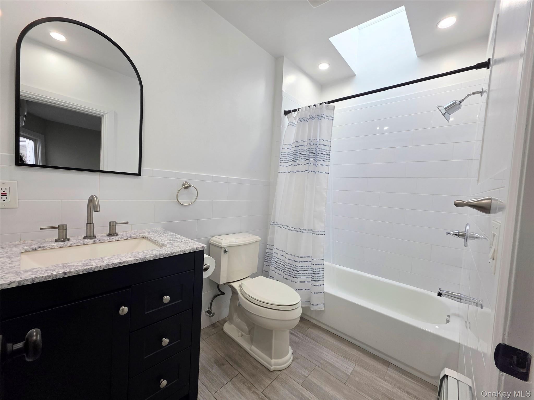 #9 photo, 147 Jericho Turnpike, Mineola , NY 11501