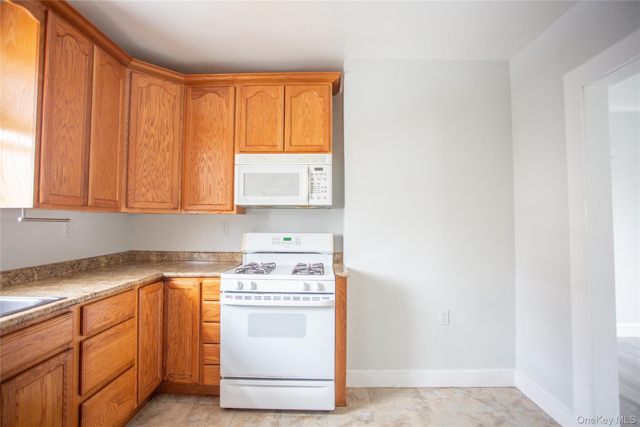 #10 photo, 359 E Chester Street, 長島 Long Beach , NY 11561