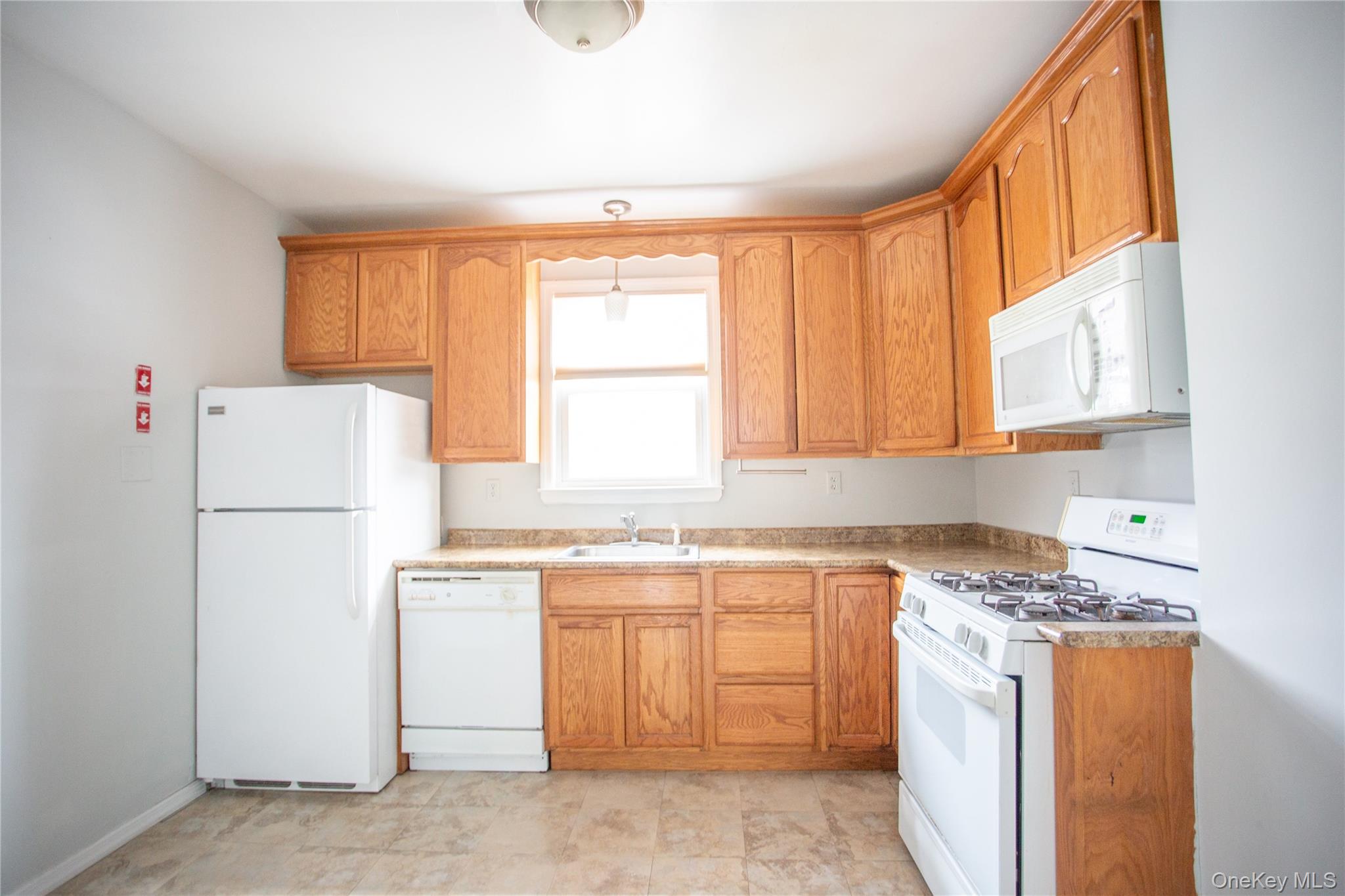 #7 photo, 359 E Chester Street, 長島 Long Beach , NY 11561