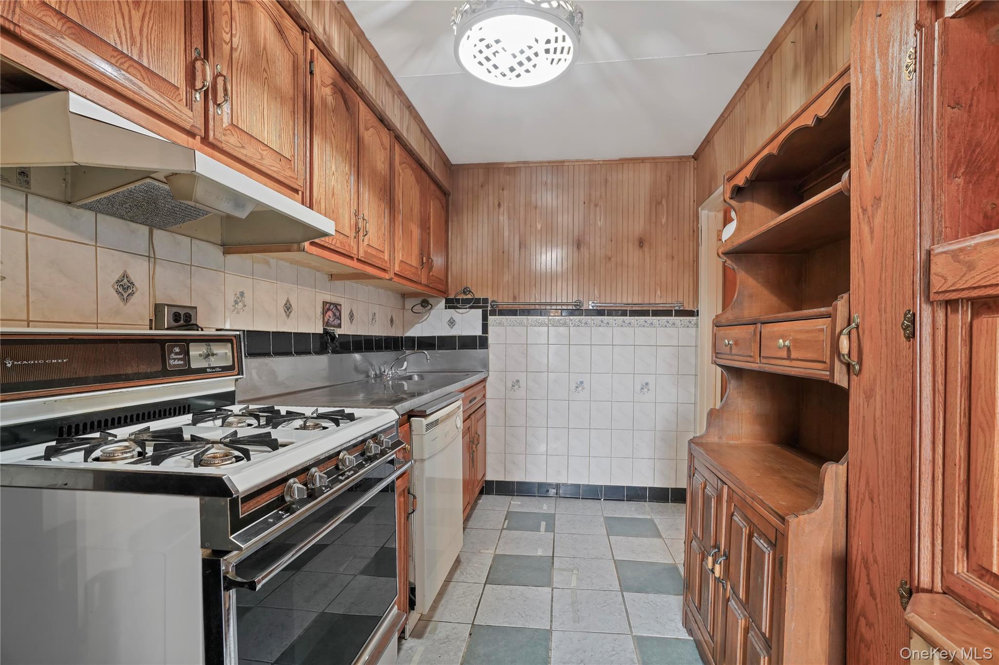 #13 photo, 151-35 84th Street, קווינס Howard Beach , NY 11414