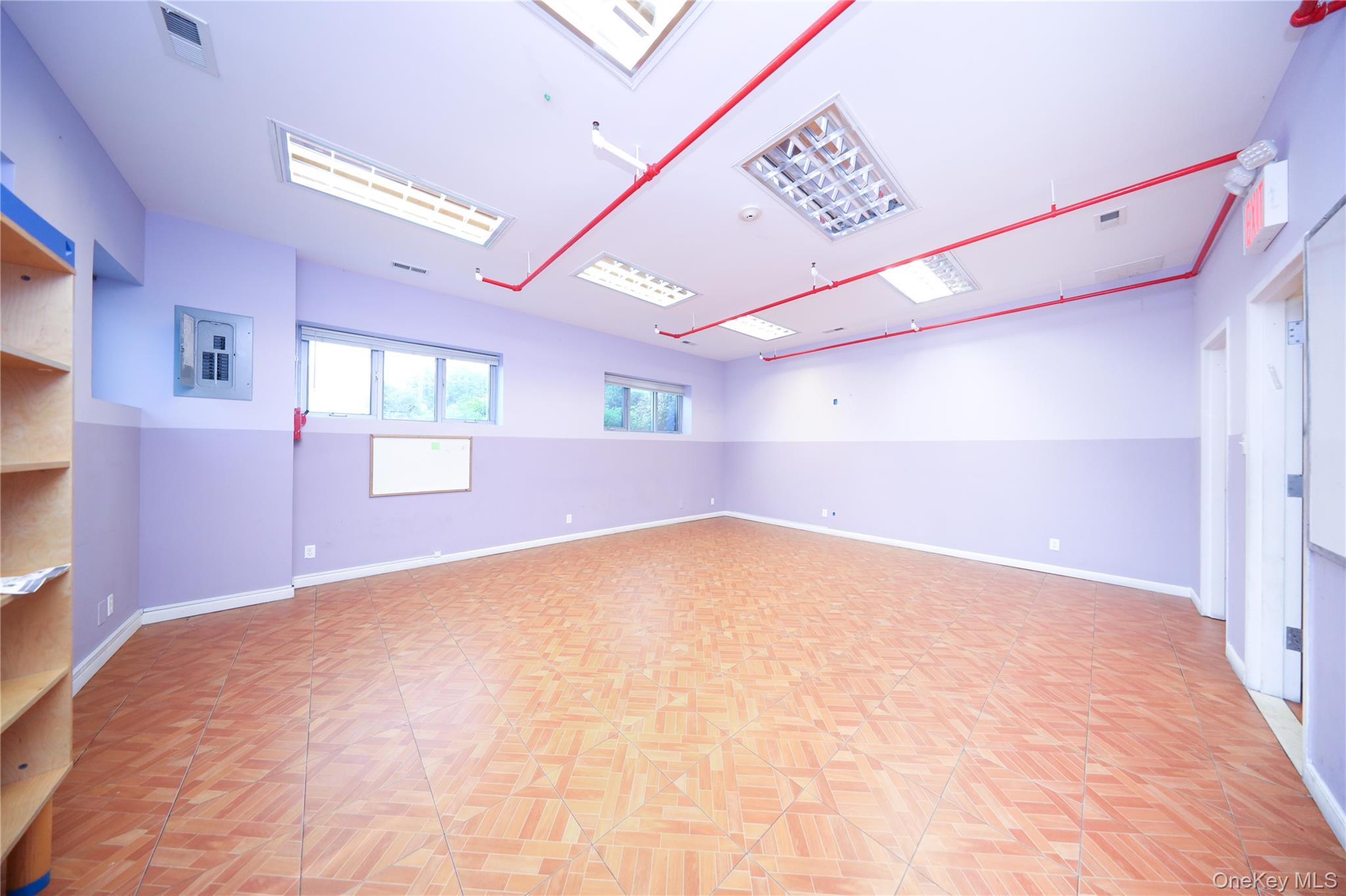 #12 photo, 343 Sand Lane, Статен-Айленд ‖ Staten Island , NY 10305