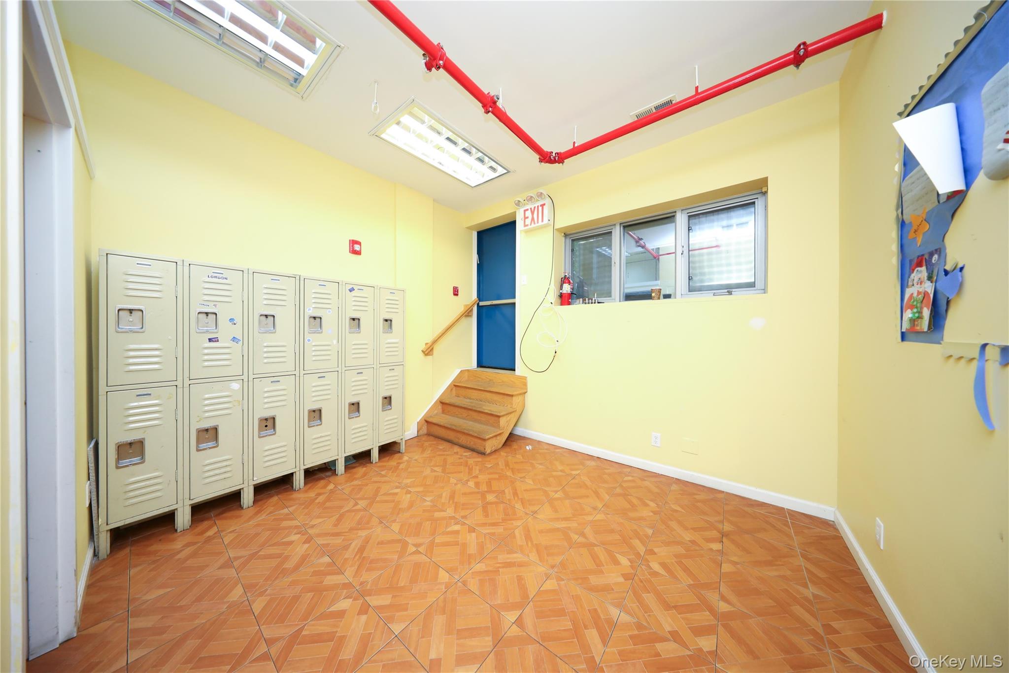 #16 photo, 343 Sand Lane, Статен-Айленд ‖ Staten Island , NY 10305