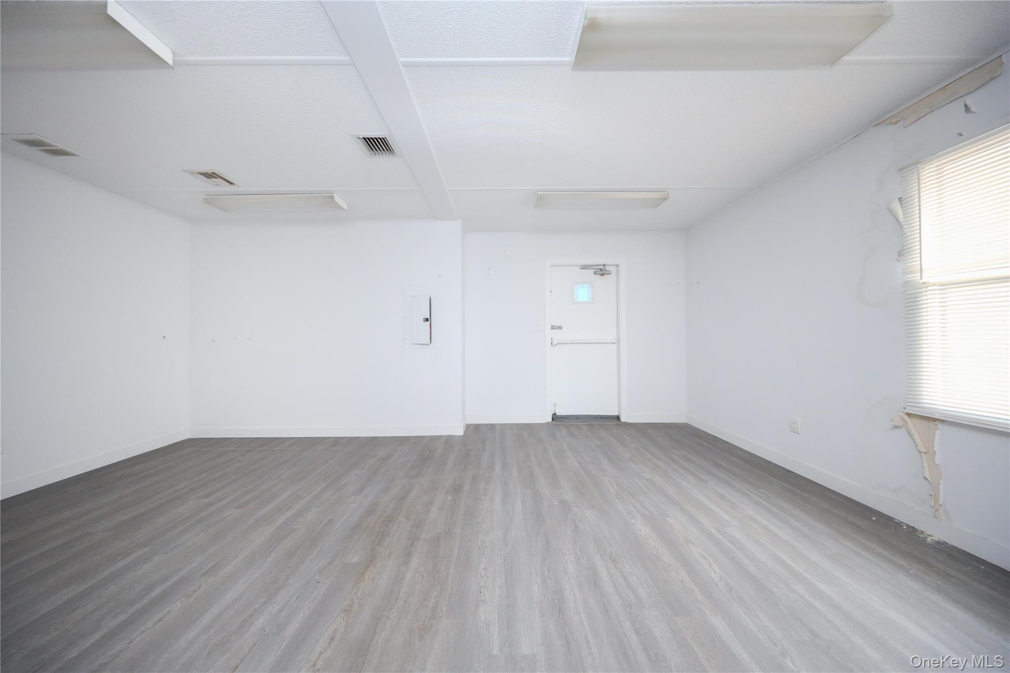 #19 photo, 343 Sand Lane, Статен-Айленд ‖ Staten Island , NY 10305