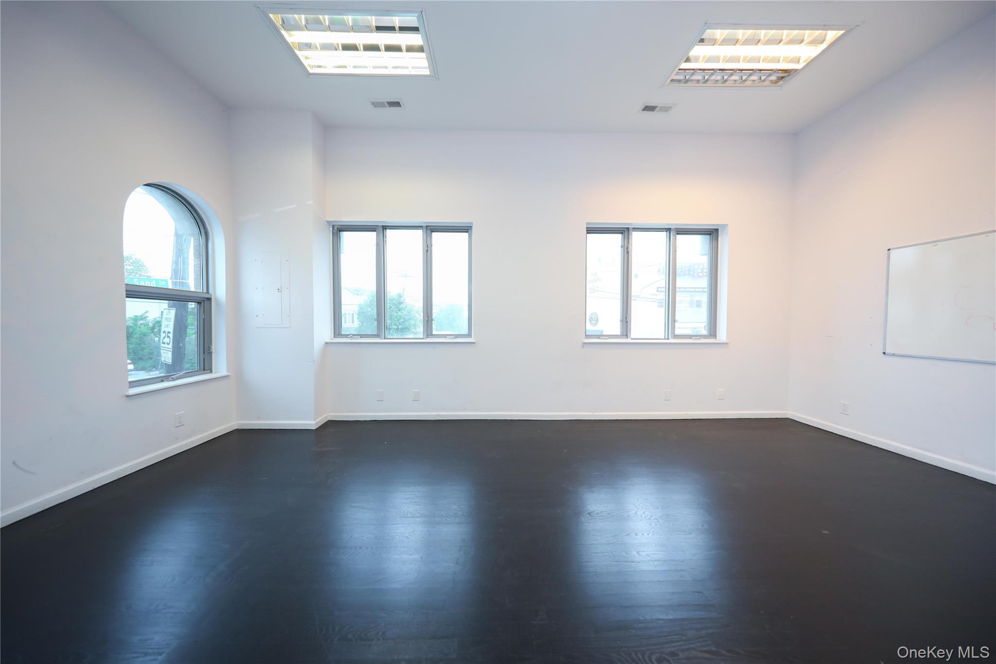 #7 photo, 343 Sand Lane, Статен-Айленд ‖ Staten Island , NY 10305