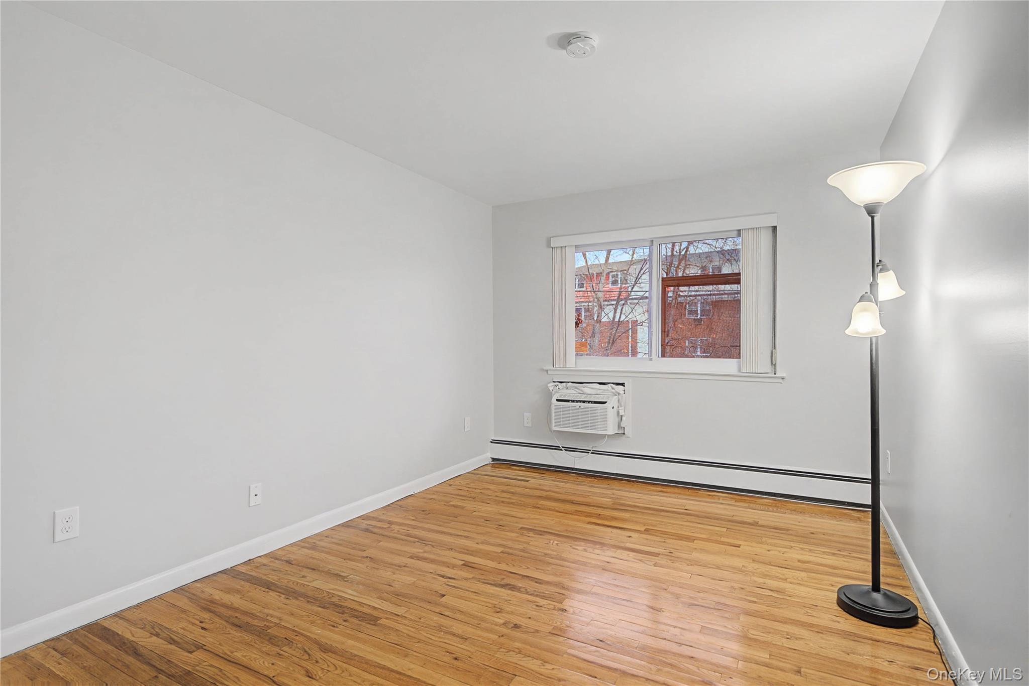 #14 photo, 810 Blooming Grove Turnpike, 紐約州 New Windsor , NY 12553