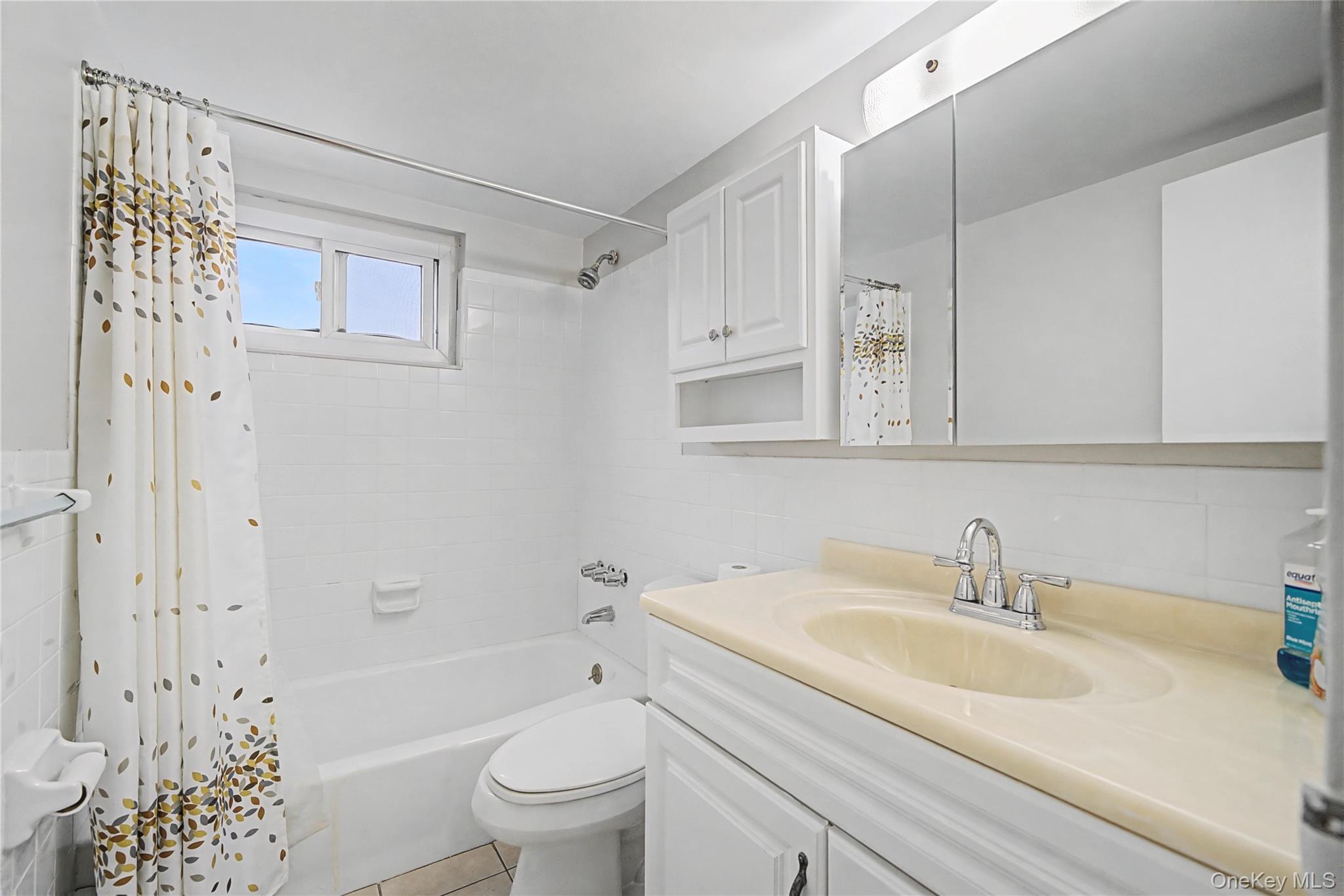 #19 photo, 810 Blooming Grove Turnpike, 紐約州 New Windsor , NY 12553