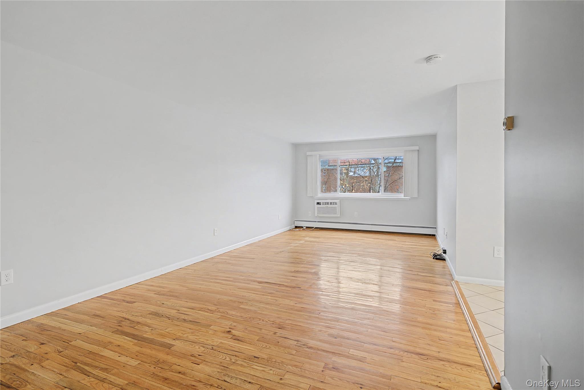 #8 photo, 810 Blooming Grove Turnpike, 紐約州 New Windsor , NY 12553