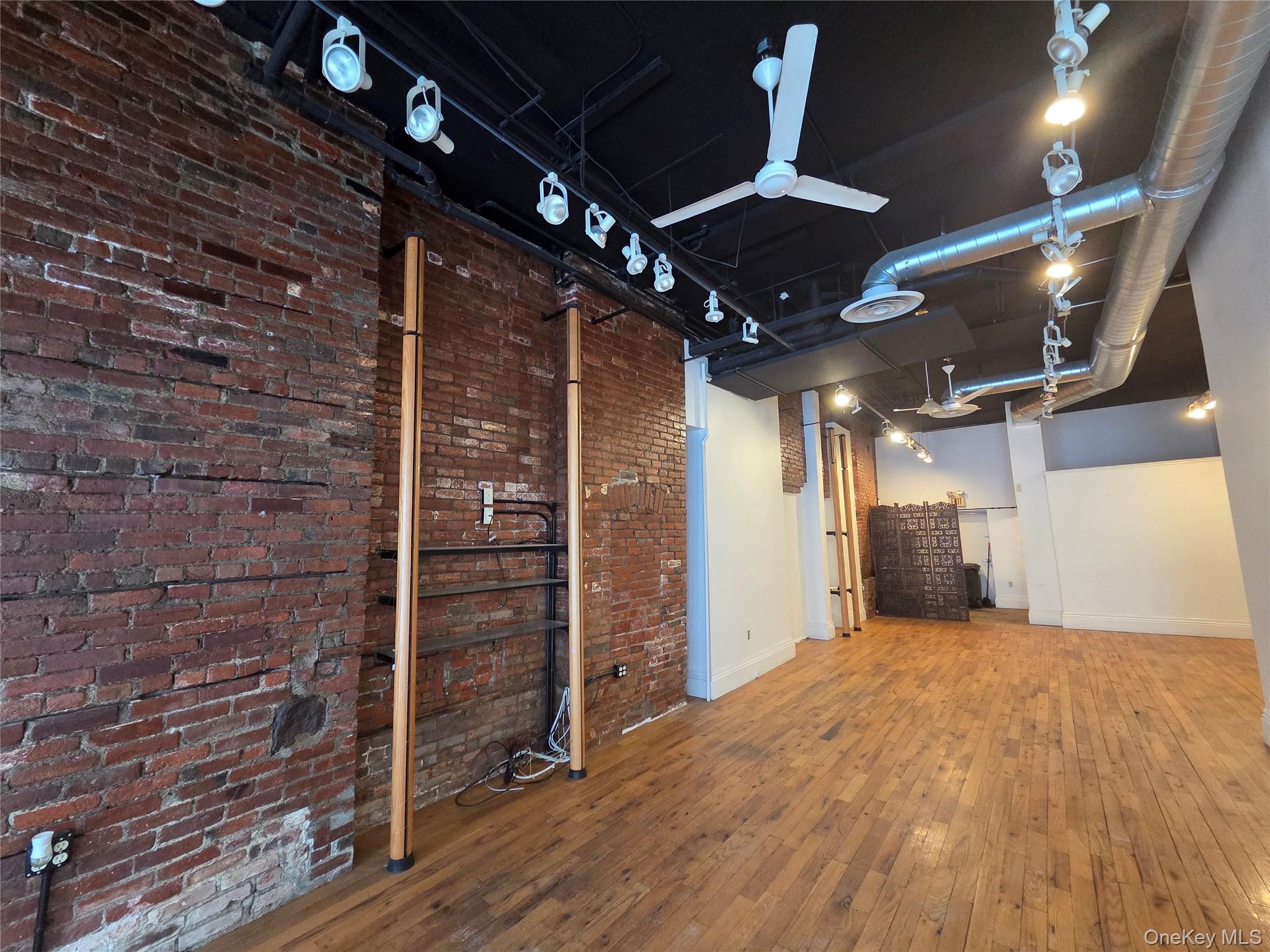 #7 photo, 204 Main Street, 紐約州 Poughkeepsie , NY 12601