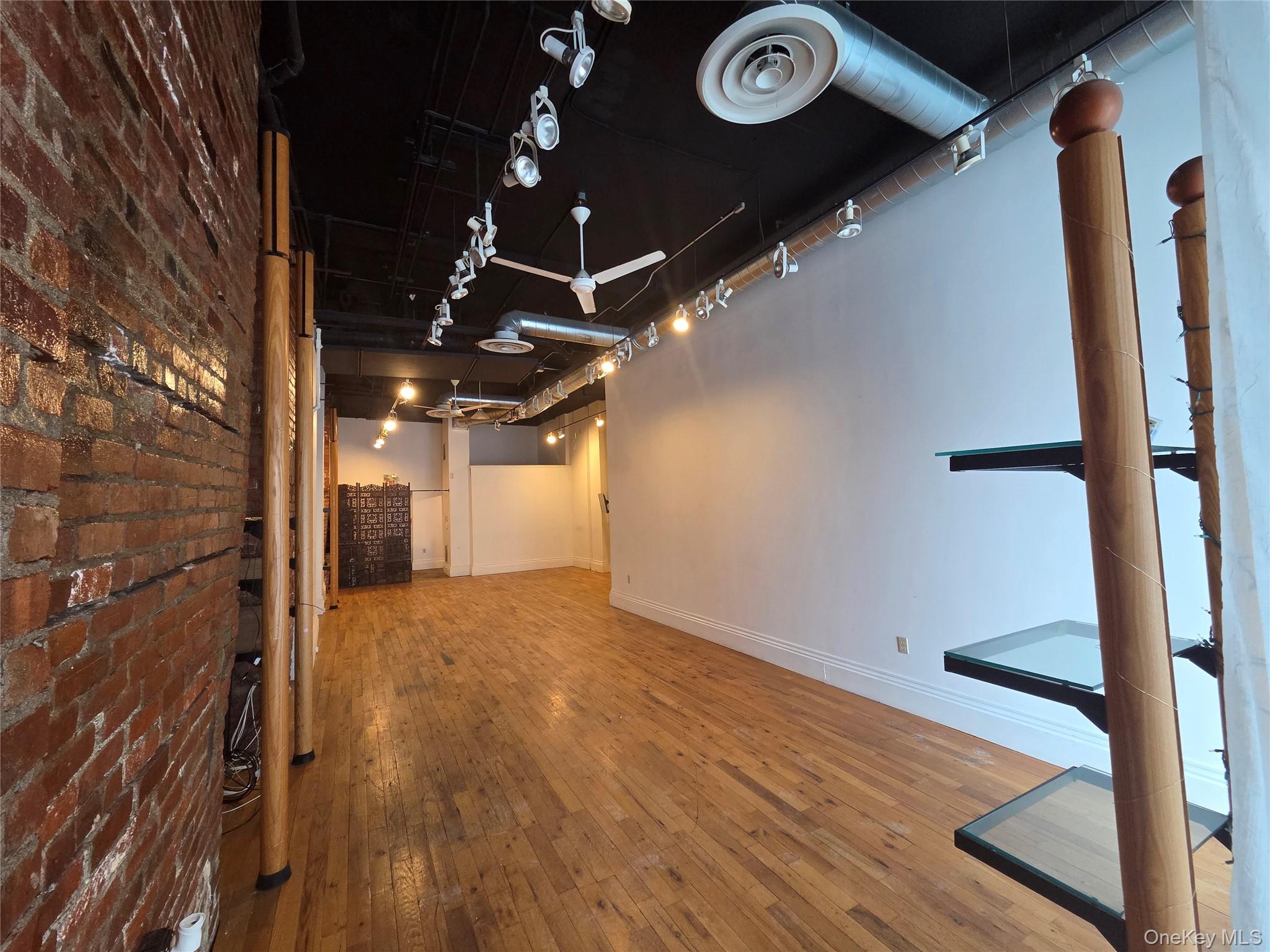 #8 photo, 204 Main Street, 紐約州 Poughkeepsie , NY 12601