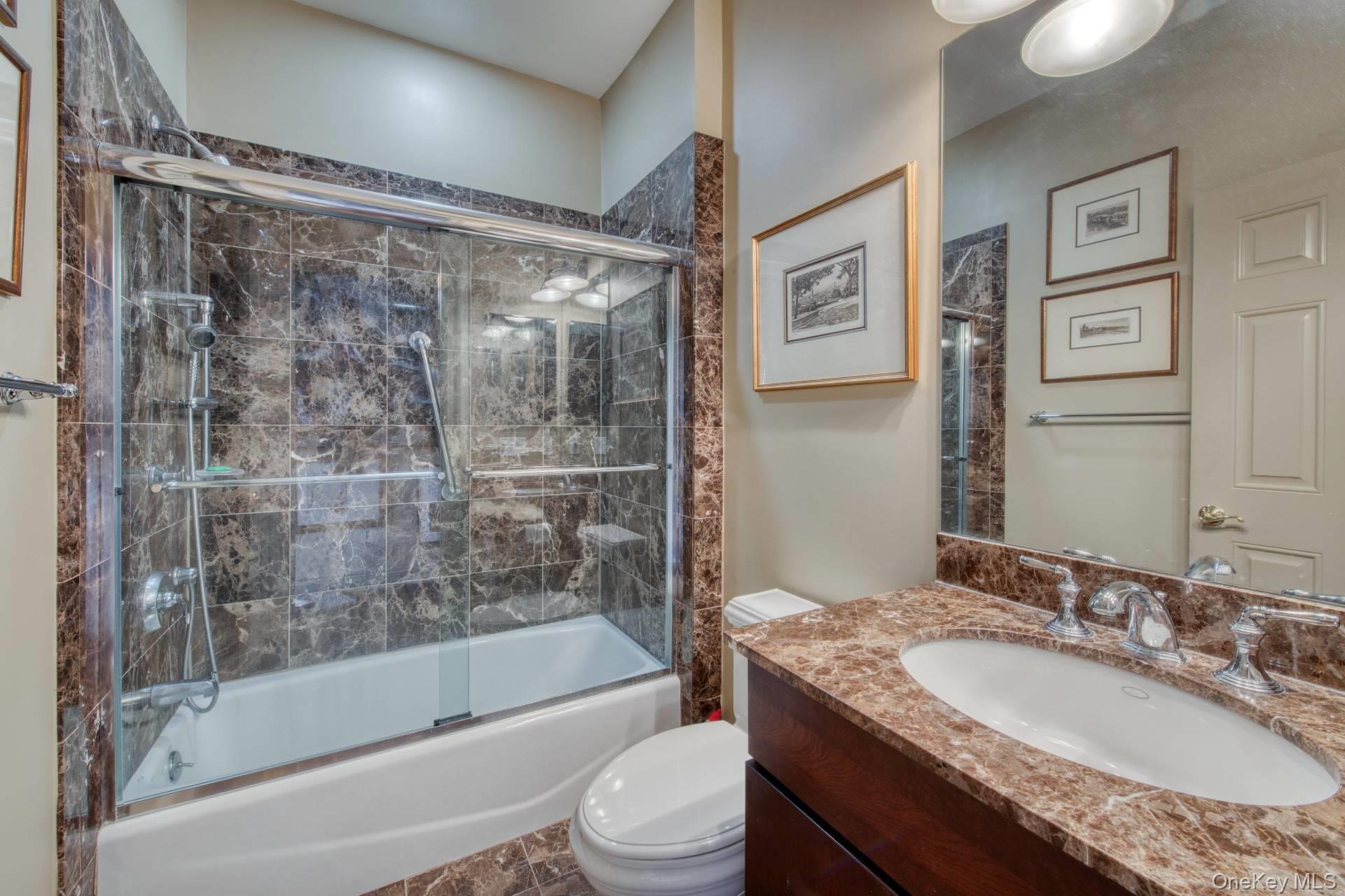 #9 photo, 135 Chopin Place, सफ़ोक काउंटी Eastport , NY 11941