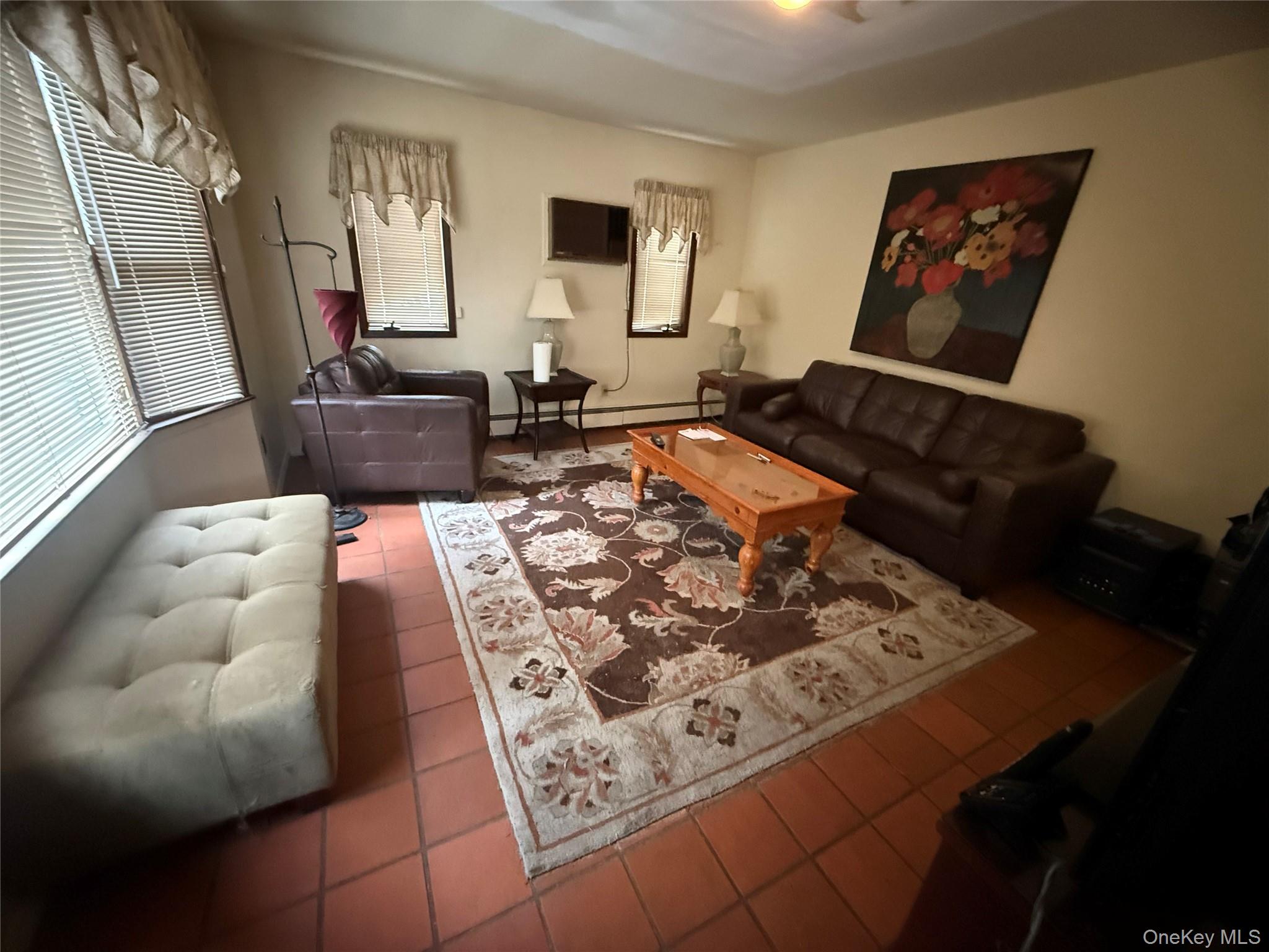 #3 photo, 31 Prince Street, New Hyde Park , NY 11040