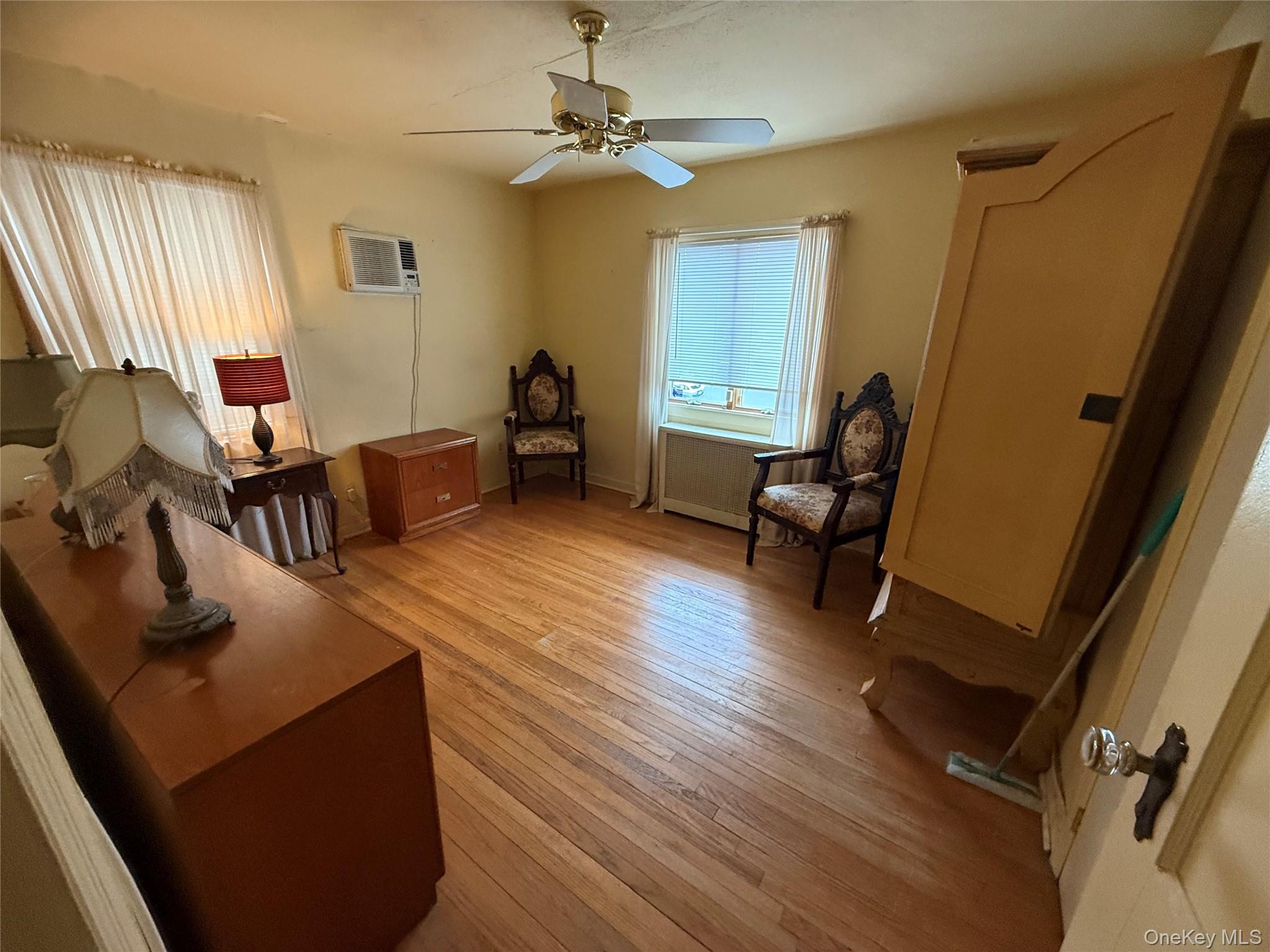 #5 photo, 31 Prince Street, New Hyde Park , NY 11040