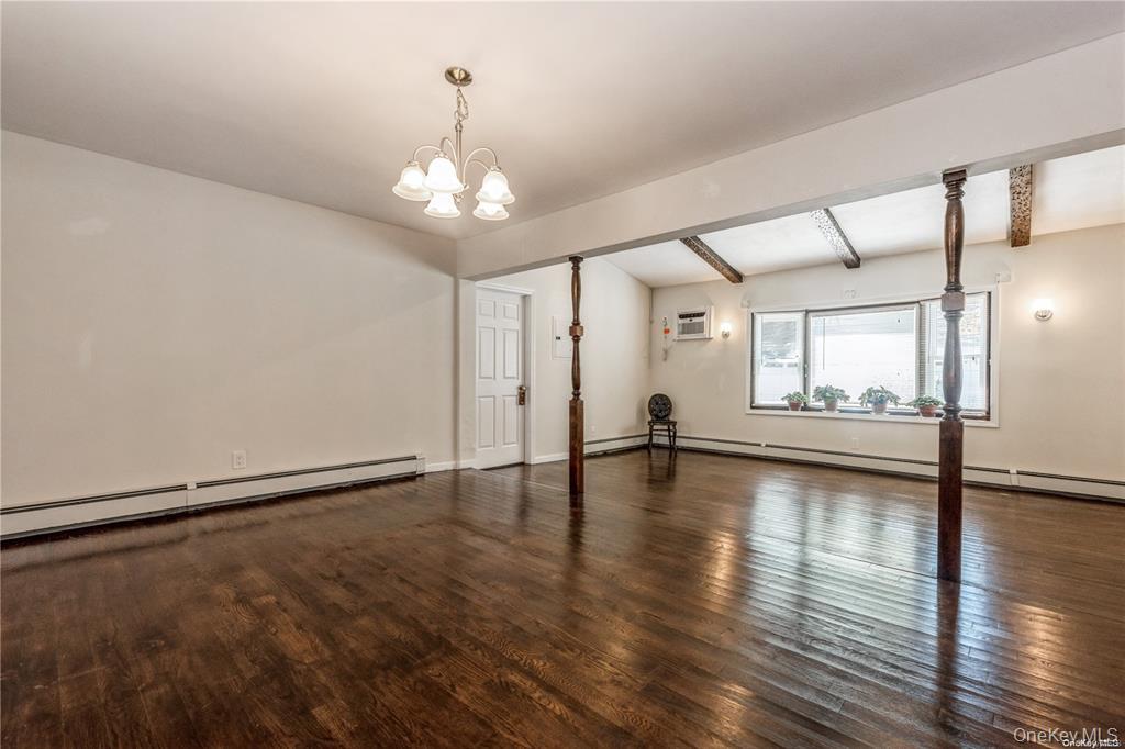 #10 photo, 36 Robin Lane, 롱 아일랜드 Levittown , NY 11756