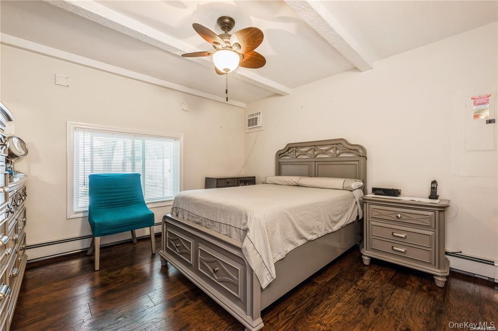 #12 photo, 36 Robin Lane, 롱 아일랜드 Levittown , NY 11756