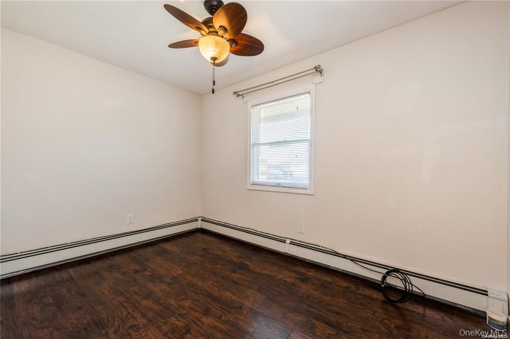 #16 photo, 36 Robin Lane, 롱 아일랜드 Levittown , NY 11756