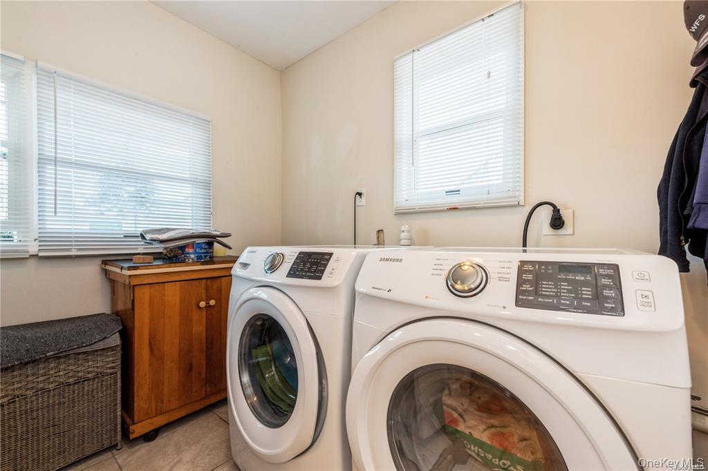 #19 photo, 36 Robin Lane, 롱 아일랜드 Levittown , NY 11756