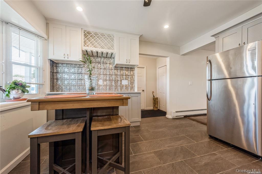 #6 photo, 36 Robin Lane, 롱 아일랜드 Levittown , NY 11756