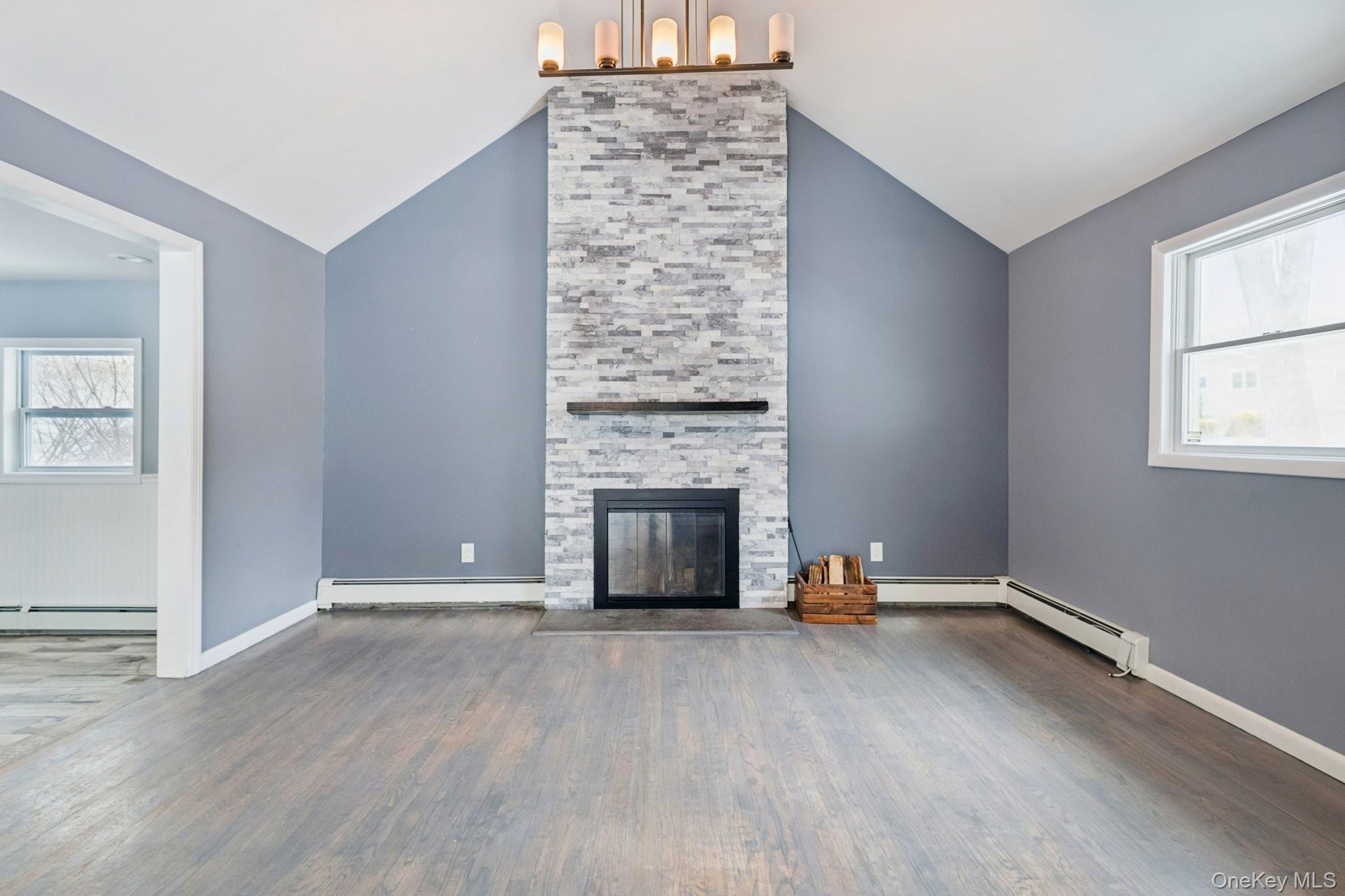 #12 photo, 36 Locust Avenue, सफ़ोक काउंटी Miller Place , NY 11764