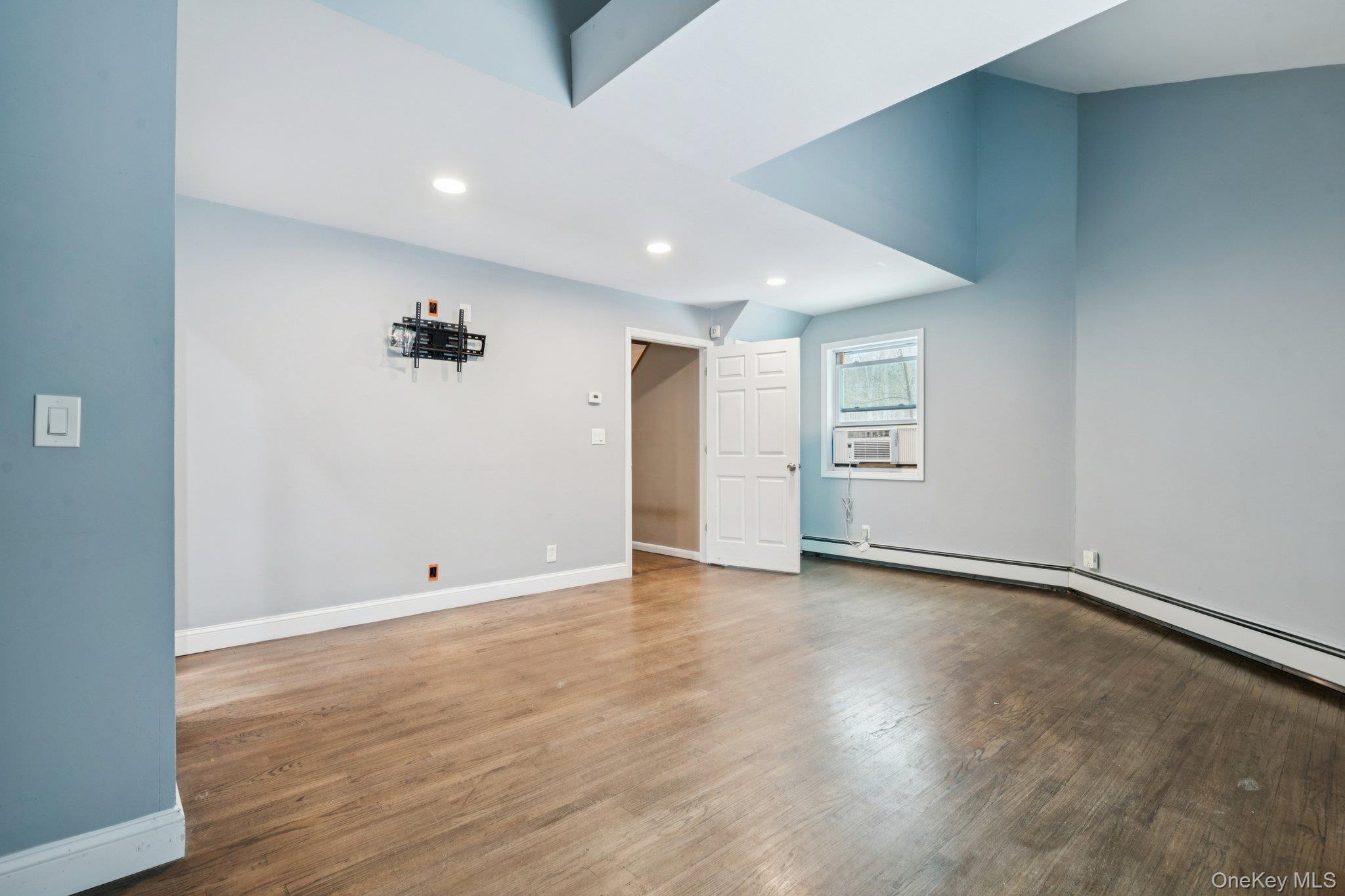 #18 photo, 36 Locust Avenue, सफ़ोक काउंटी Miller Place , NY 11764