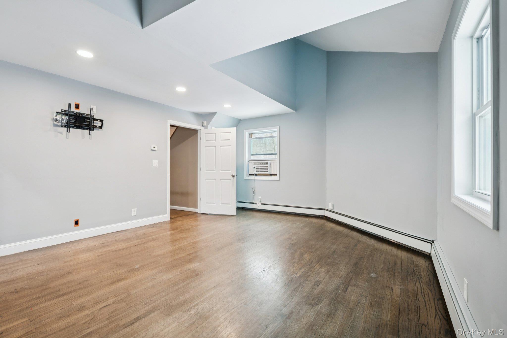 #20 photo, 36 Locust Avenue, सफ़ोक काउंटी Miller Place , NY 11764