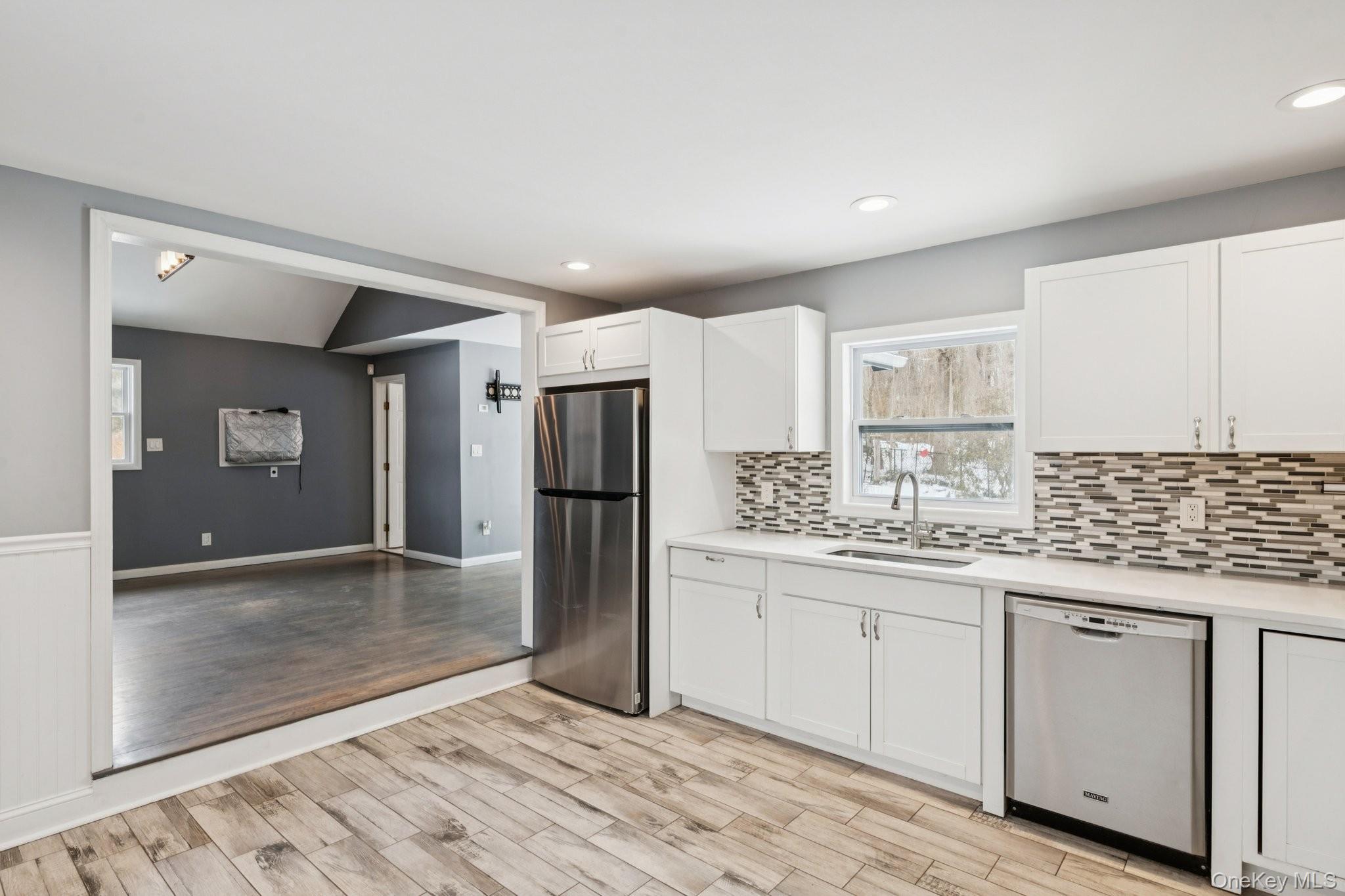 #9 photo, 36 Locust Avenue, सफ़ोक काउंटी Miller Place , NY 11764