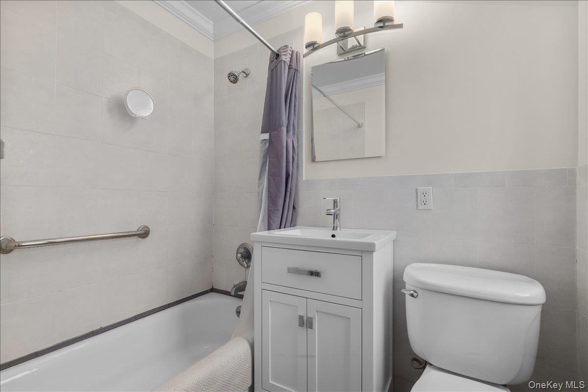 #14 photo, 200 Diplomat Drive, Mount Kisco , NY 10549