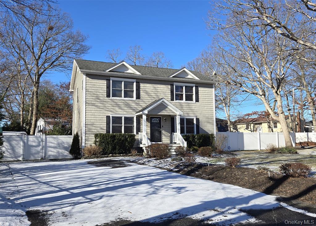 #1 photo, 100 Lake Promenade, 東長島 Ronkonkoma , NY 11779