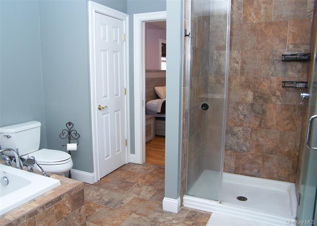 #8 photo, 100 Lake Promenade, 東長島 Ronkonkoma , NY 11779