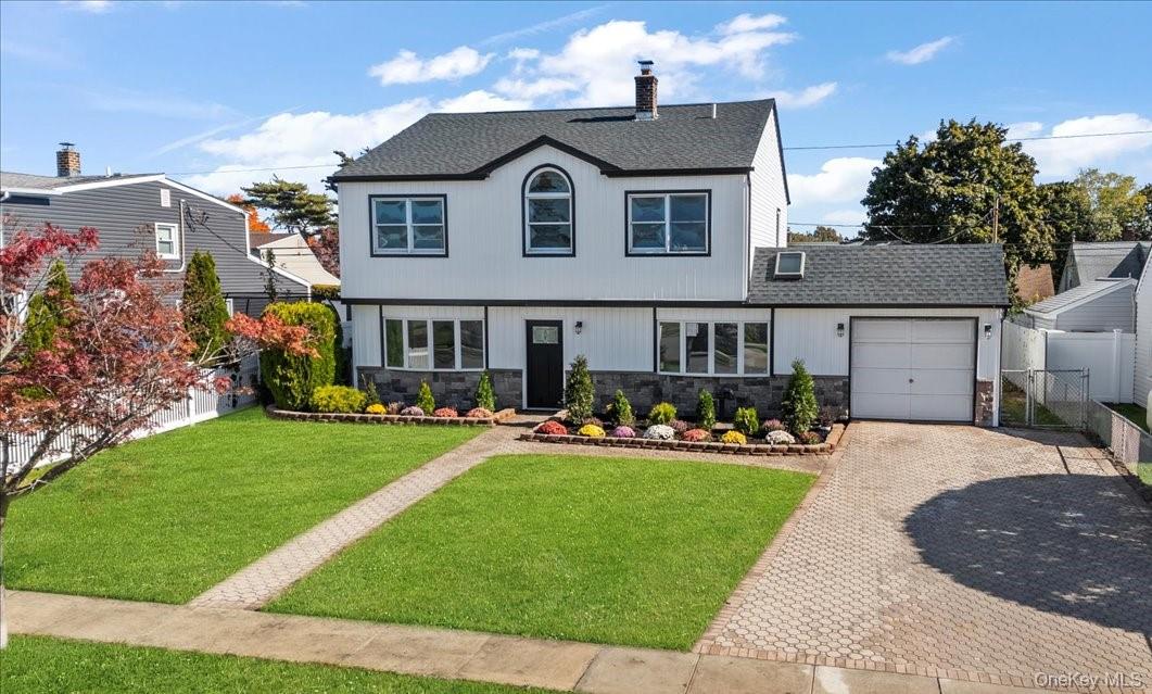 #1 photo, 89 Ridge Lane, 롱 아일랜드 Levittown , NY 11756