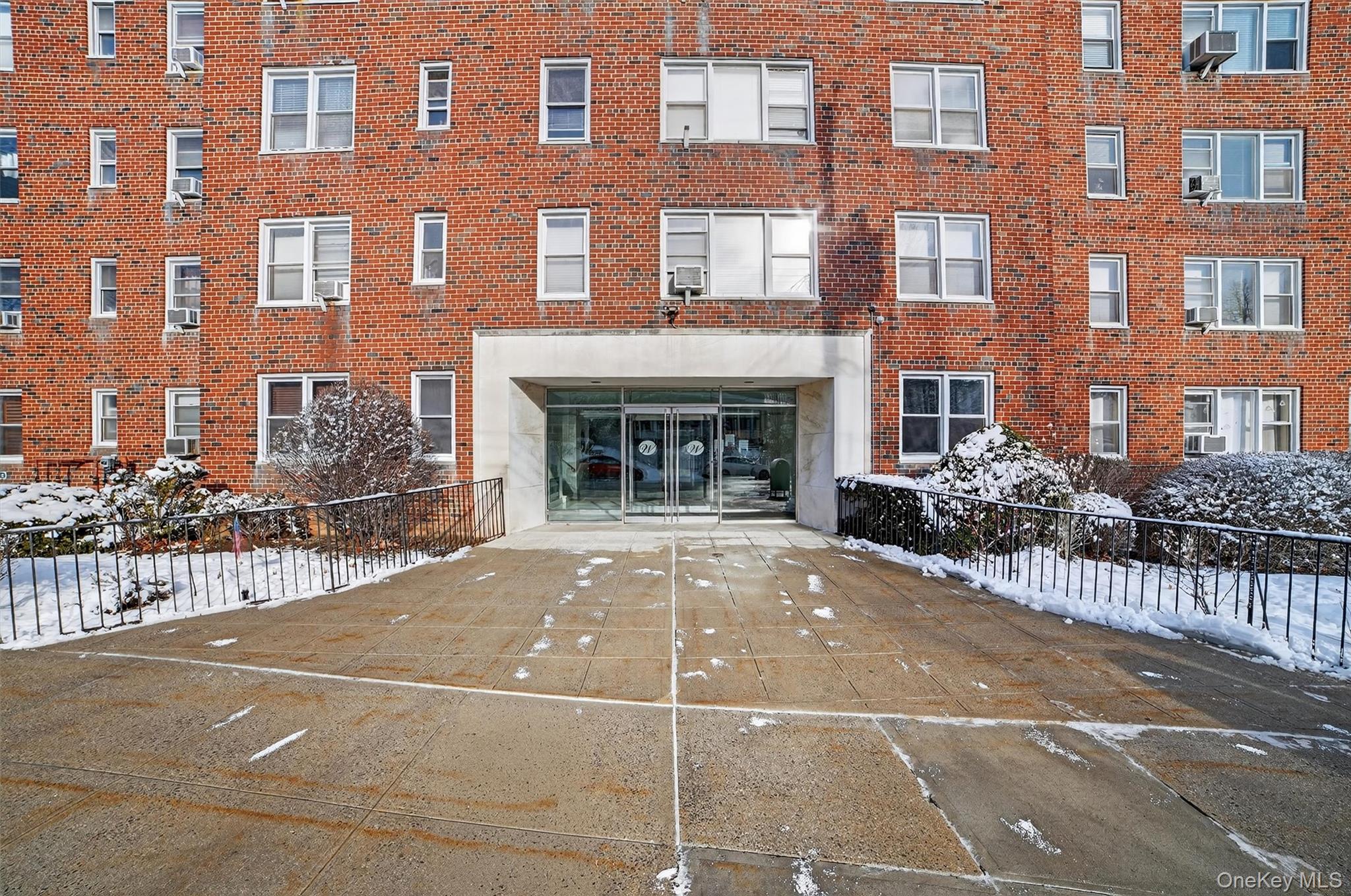 #4 photo, 25 Sunnyside Drive, Yonkers , NY 10705