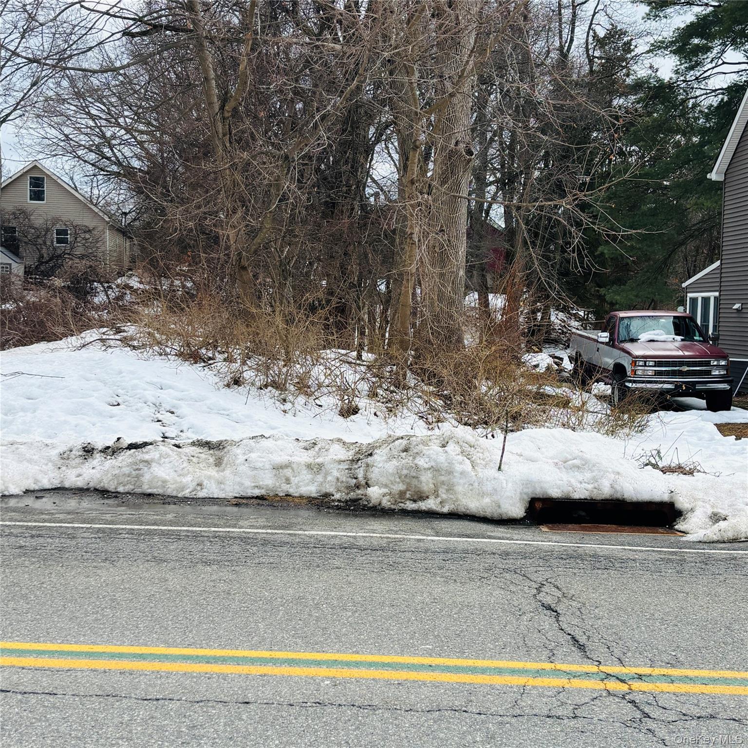 #2 photo, Between 229 and 231 Westchester Avenue, 뉴욕주 Buchanan , NY 10511