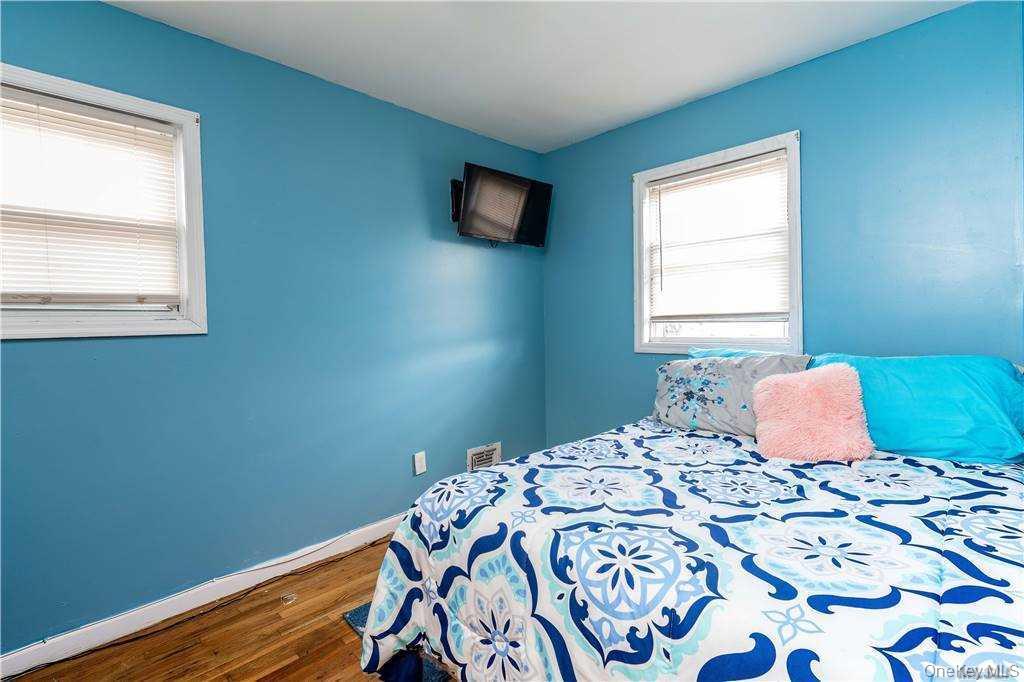 #13 photo, 120-06 Springfield Boulevard, Saint Albans , NY 11411