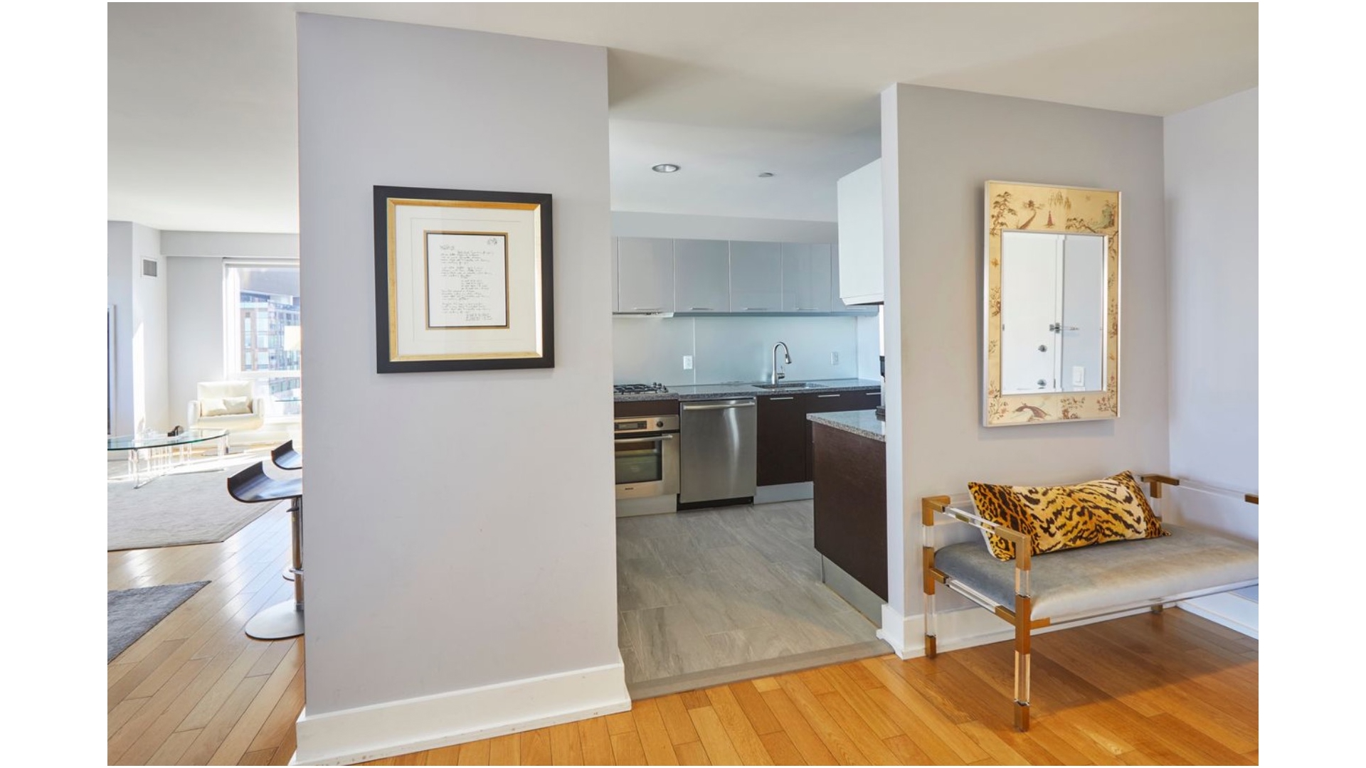 #8 photo, 350 W 42ND Street, ম্যানহাটন Hell's Kitchen , NY 10036