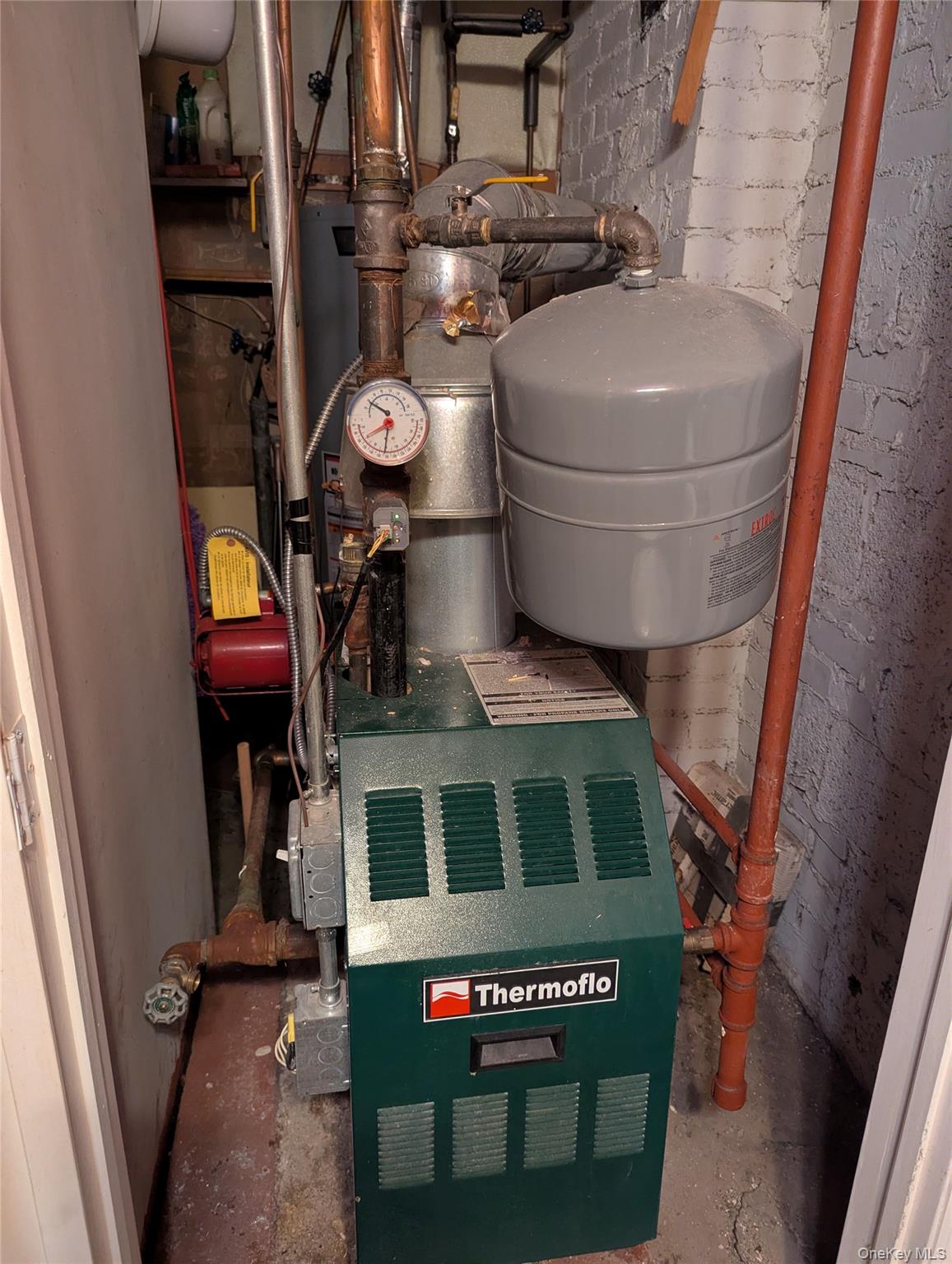 #11 photo, 8906 218th Street, קווינס Queens Village , NY 11427