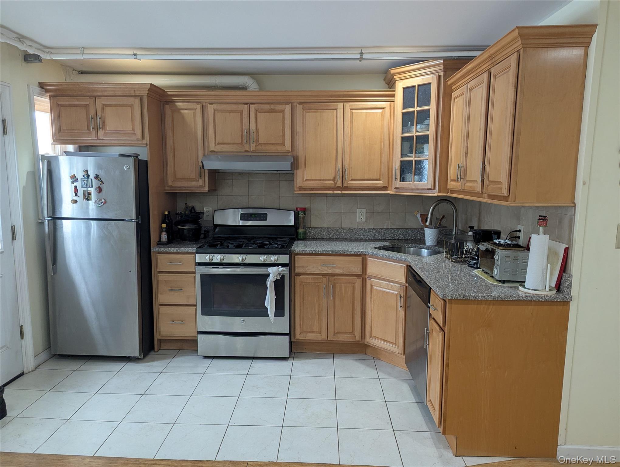 #6 photo, 8906 218th Street, קווינס Queens Village , NY 11427