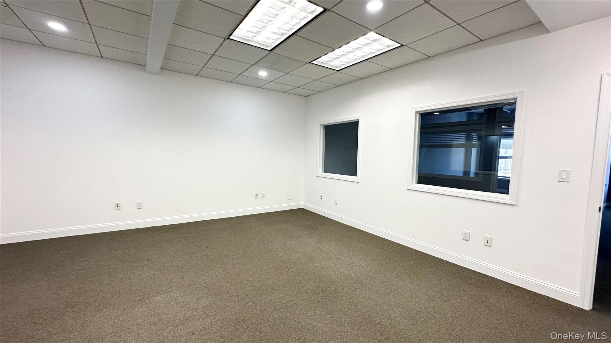 #1 photo, 111 South Street, नासाउ काउंटी Oyster Bay , NY 11771