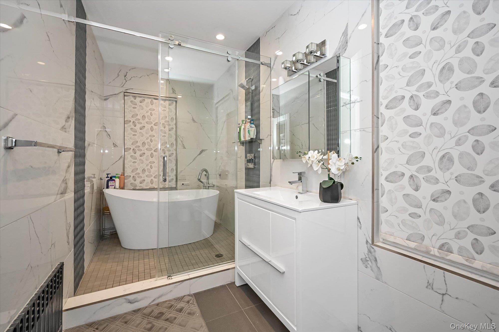 #12 photo, 8405 112th Street, कुईंस Richmond Hill , NY 11418