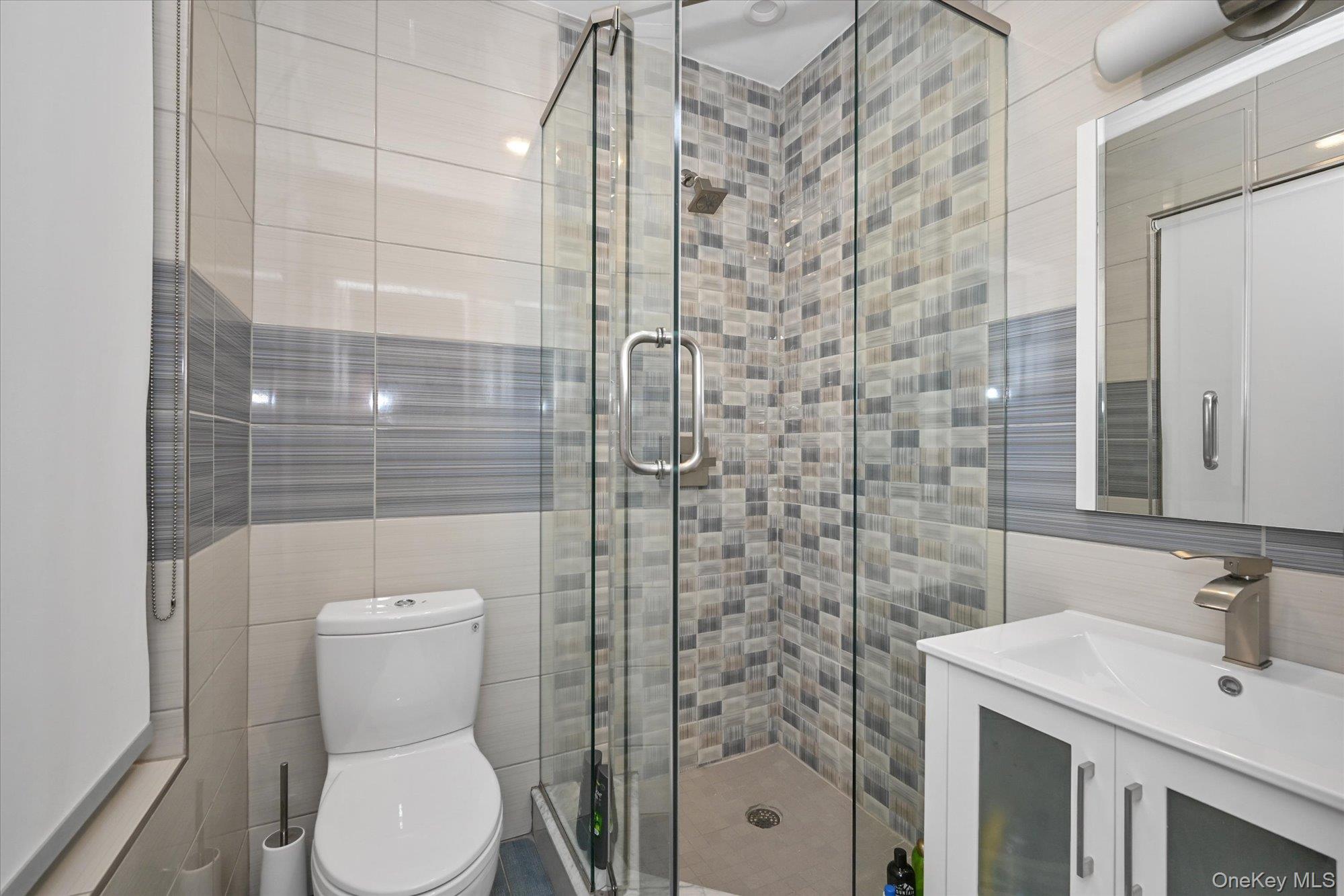 #18 photo, 8405 112th Street, कुईंस Richmond Hill , NY 11418