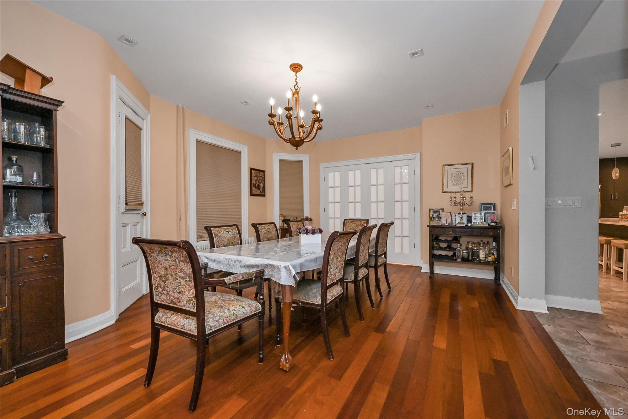 #8 photo, 8405 112th Street, कुईंस Richmond Hill , NY 11418