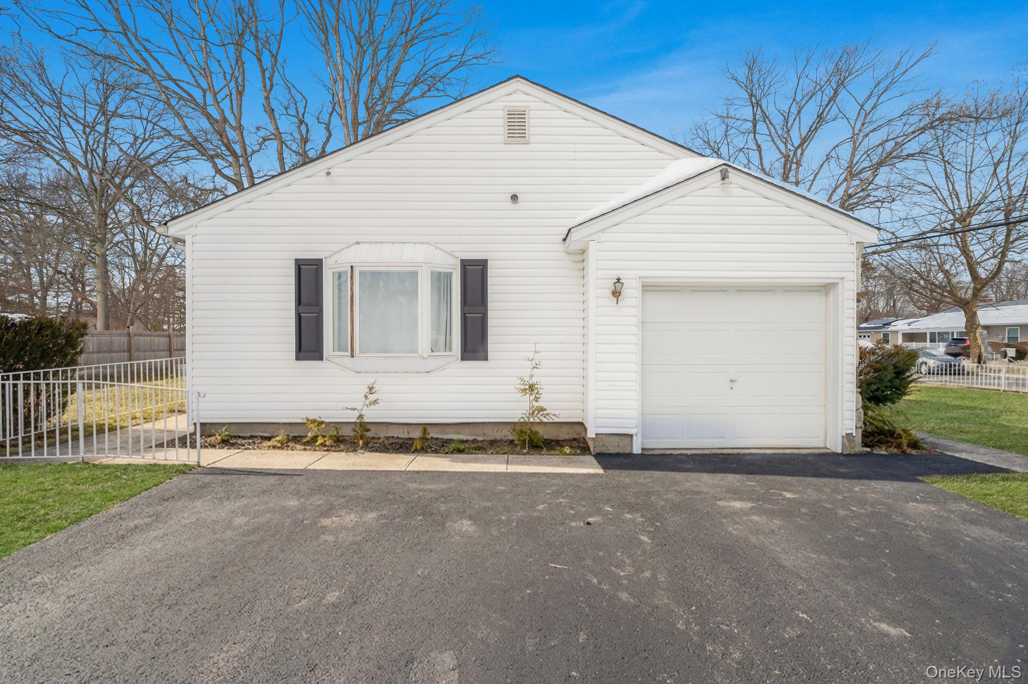 #12 photo, 340 Westchester Avenue, West Babylon , NY 11704