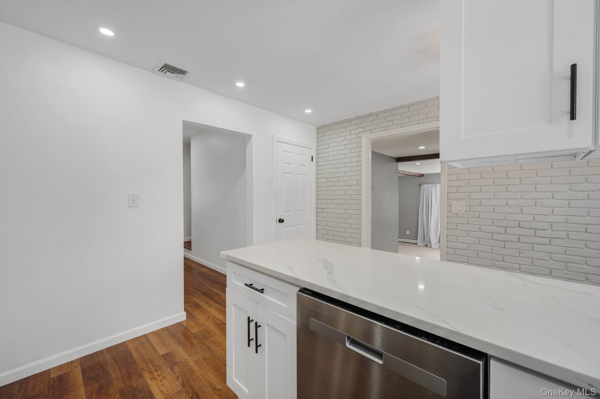 #20 photo, 340 Westchester Avenue, West Babylon , NY 11704