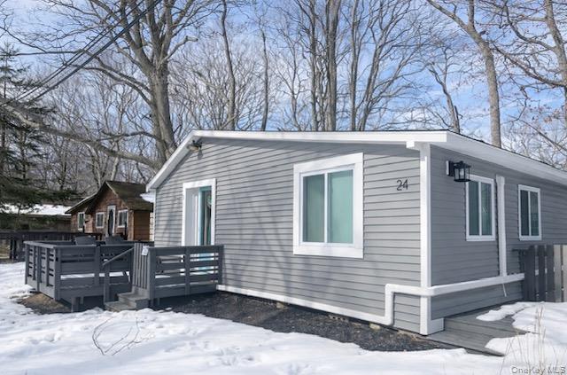 #1 photo, 24 Anchor Path, सफ़ोक काउंटी Baiting Hollow , NY 11933