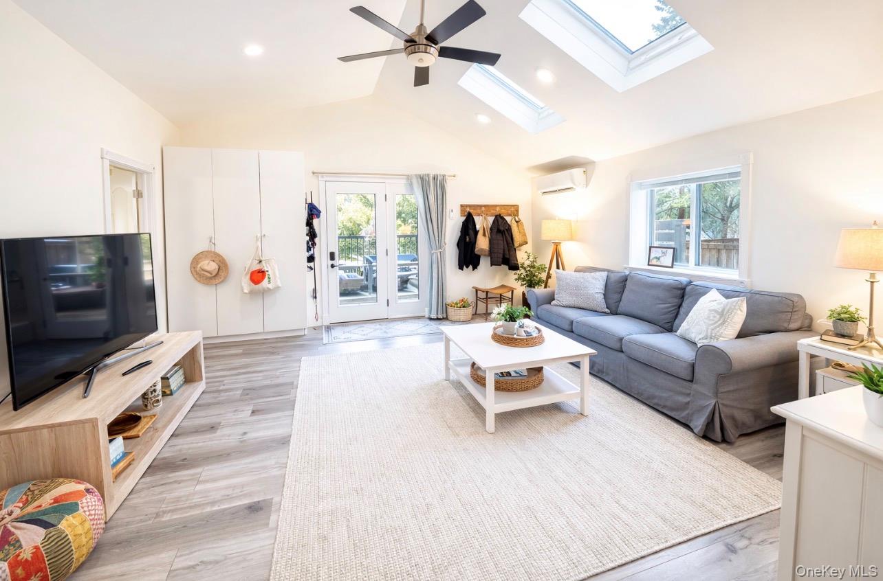 #10 photo, 24 Anchor Path, सफ़ोक काउंटी Baiting Hollow , NY 11933