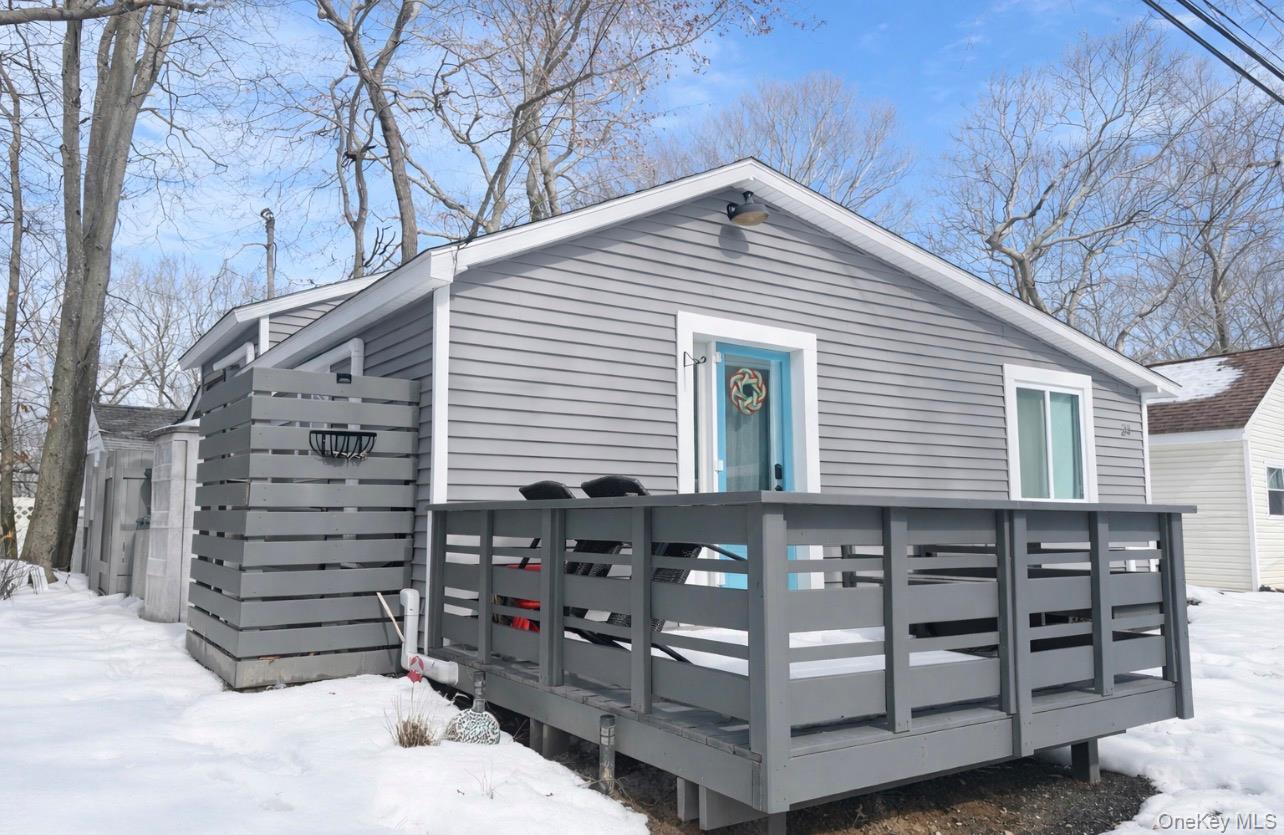 #2 photo, 24 Anchor Path, सफ़ोक काउंटी Baiting Hollow , NY 11933