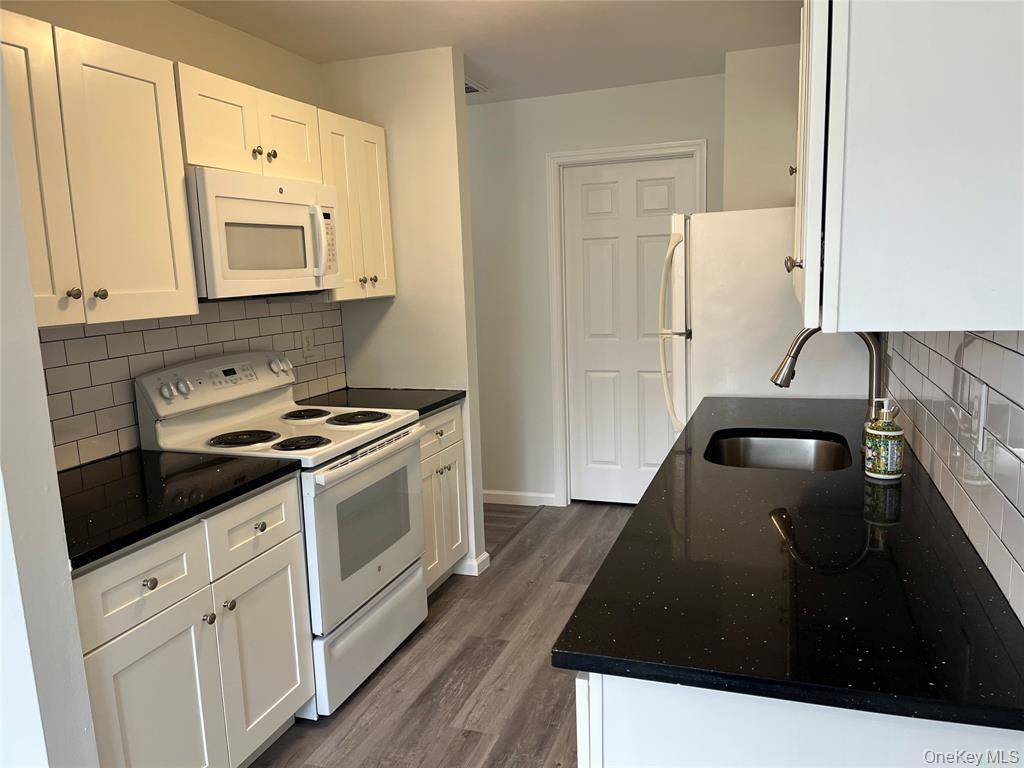 #4 photo, 51 Whalers Cove, 東長島 Babylon , NY 11702